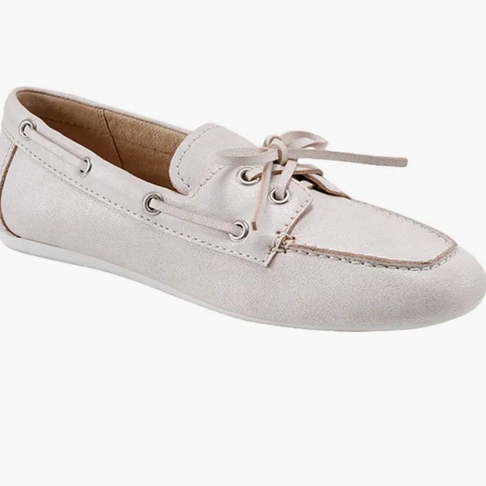 New In Box Marc Fisher LTD. Women's Uleena Boat Loafers Size 7.5 MSRP $140